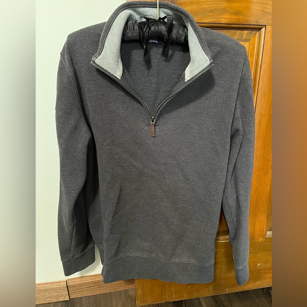 Lands End Men’s quarter zip sweater